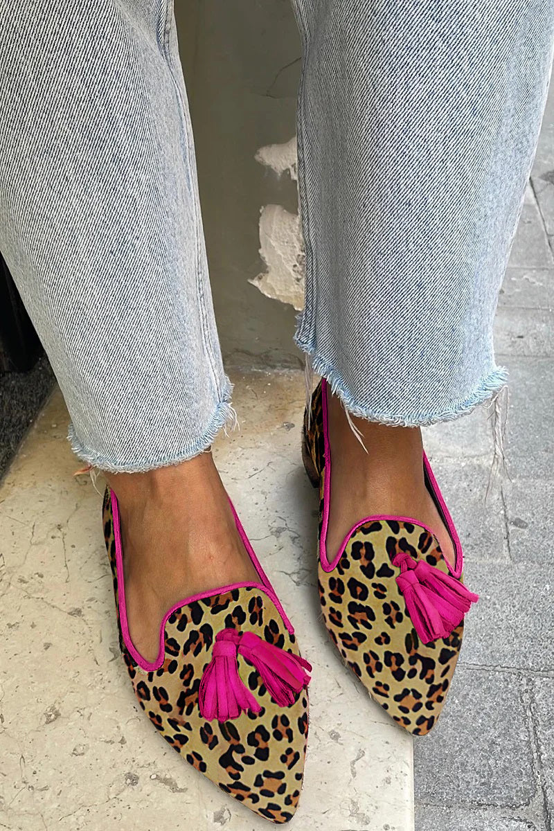 Leophella | Płaskie buty z frędzlami w leopardzi wzór z miękkiego zamszu